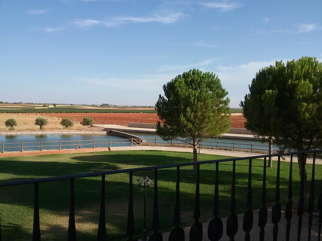 Hotel Vinedos Y Bodegas El Castillo Βιγιαρρομπλέδο Εξωτερικό φωτογραφία